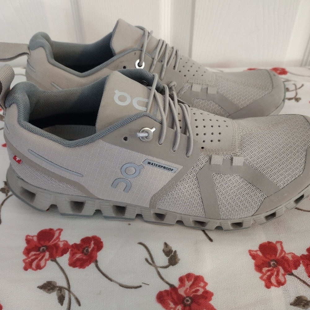 On Running Cloud 5 Sneakers- Waterproof!